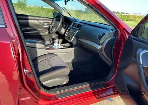 2016 Nissan Altima 2.5 z USA, uszkodzony, nr VIN 1N4AL3AP5GC13532